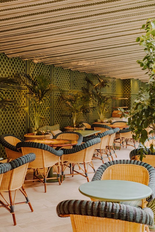 Bellefeuille – Saint James Paris
