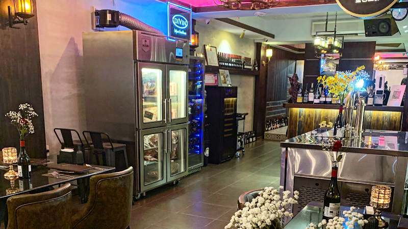 職牛-炭火乾式熟成牛排館 Vintage steakhouse ｜40人包場空間｜熟成牛排｜約會｜慶生｜聚餐
