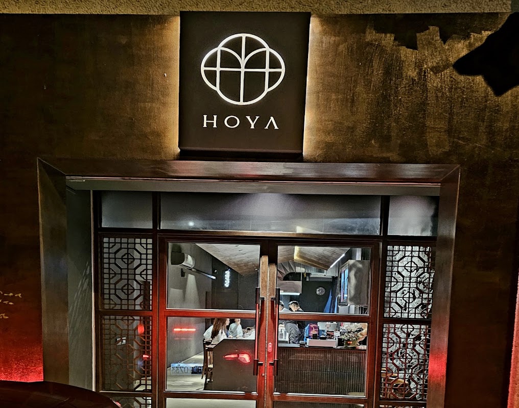 HOYA