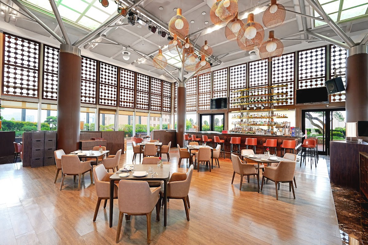 Hidden Eight (Hôtel Jardin Yuh Yuan) (Ancien Restaurant Français Vue Yingjing)