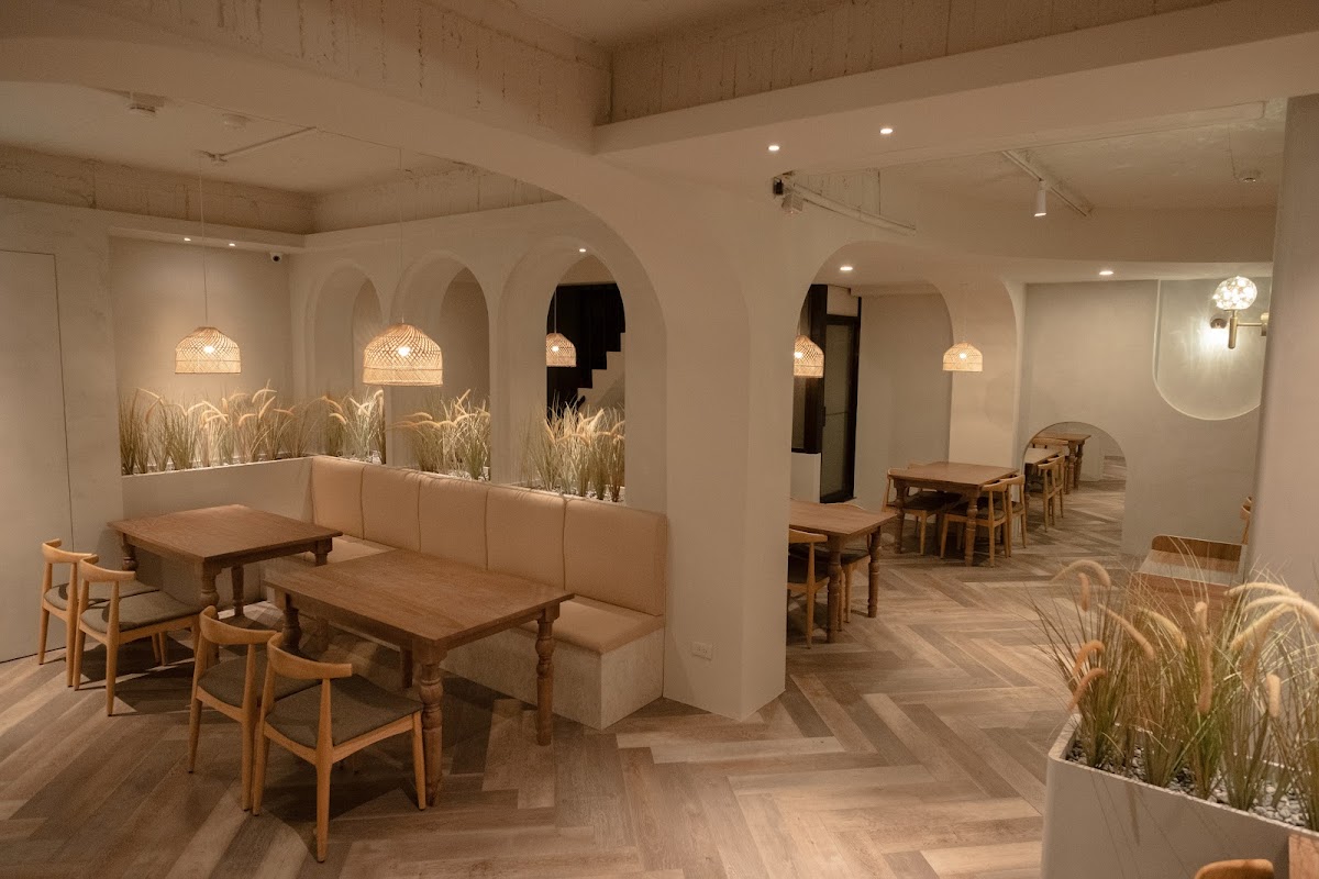 77 opet Restaurant